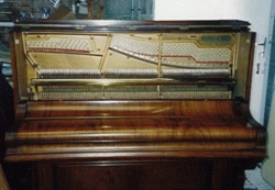Piano droit 1